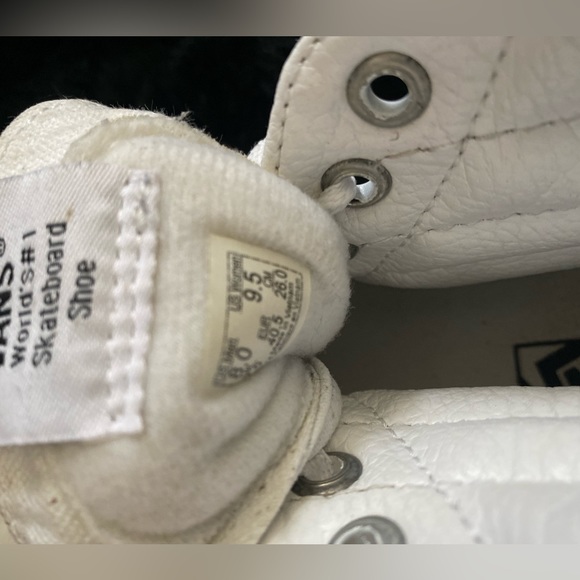 Vans - Picture 2 of 4